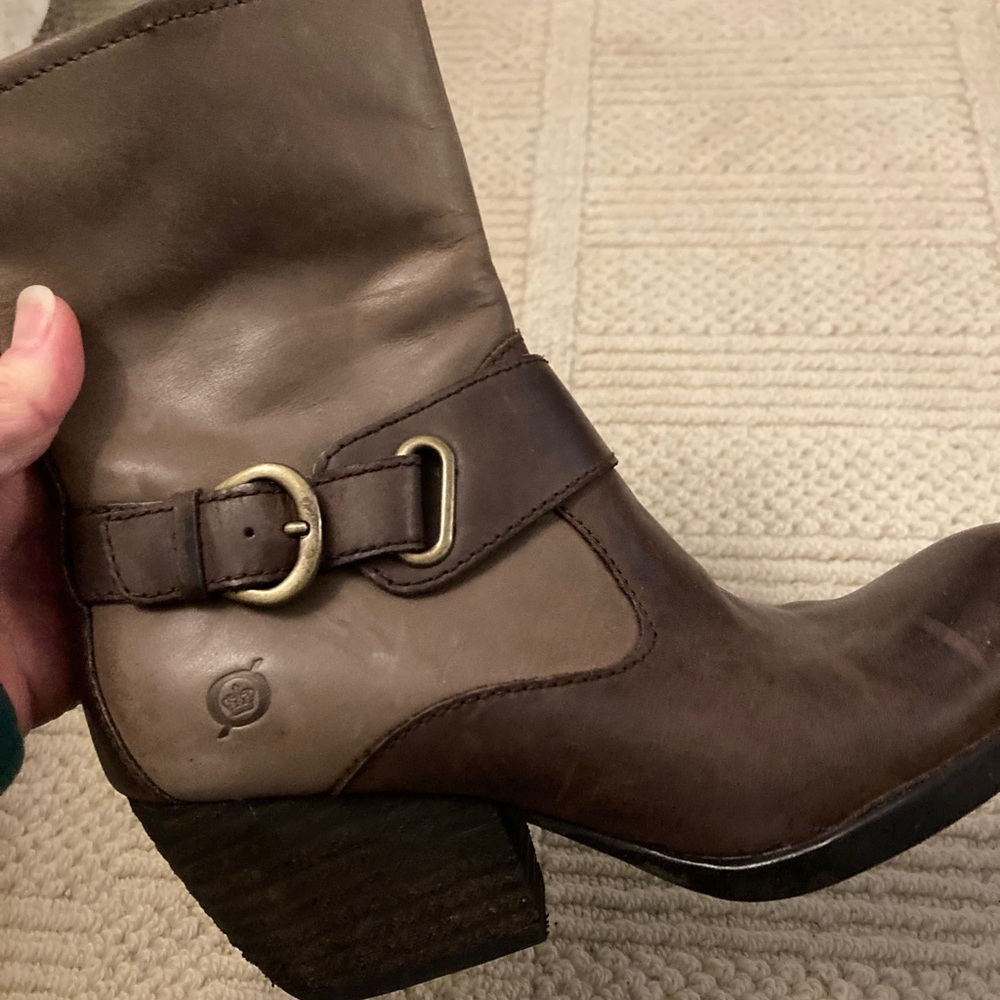 Born boots size 6